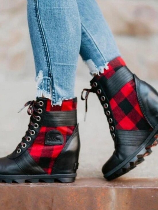 Sorel Shoes - NWT.Sorel Red and Black Plaid Lace-Up Wedge Boots.